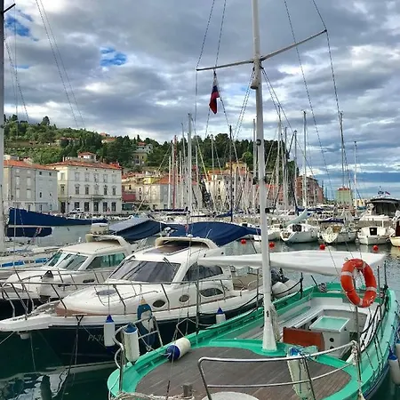 Apartmaji Mila شقة *